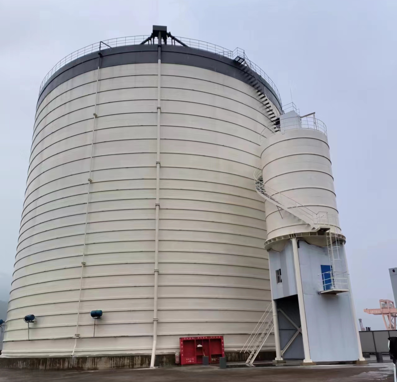 观山湖10万吨水泥钢板库